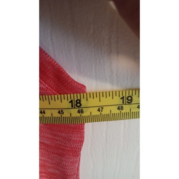 Under Armour Pink activewear tank top - Picture 3 of 4